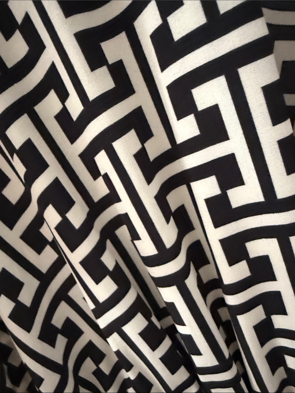 NWT Made in Italy Black & White Patterned Maxi Dress with V Surplice Neckline. - Picture 4 of 9